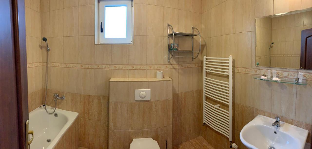 Hotel Tatra Малацки Екстериор снимка
