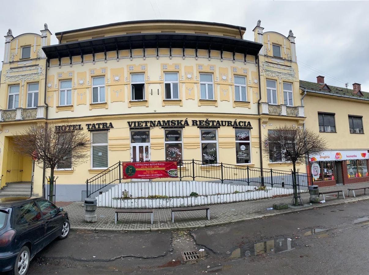 Hotel Tatra Малацки Екстериор снимка